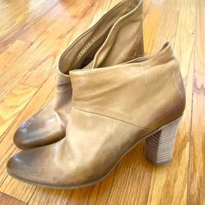 Maison Martin Margiela tan distressed booties with heel women’s 41